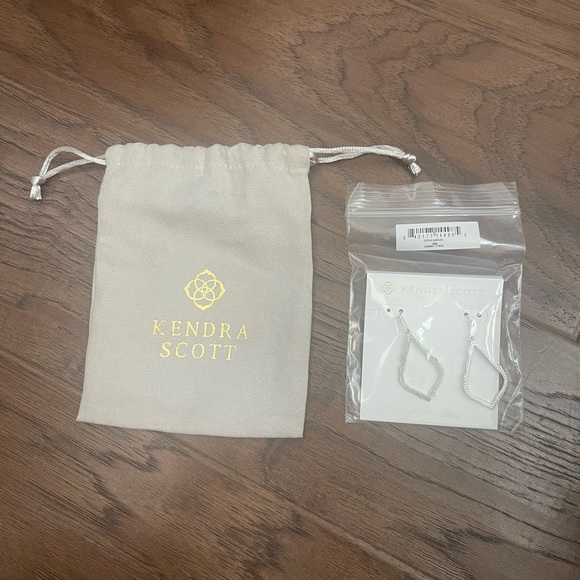 NWT Kendra Scott silver Sophia earrings - Picture 4 of 5